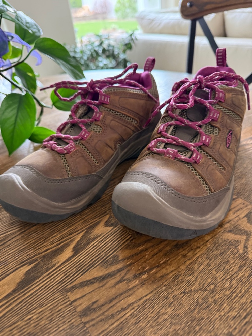 Keen Women's Circadia Vent Hiking Shoe Syrup/Boysenberry Size 6